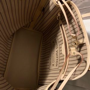 Authentic Louis Vuitton Neverfull MM